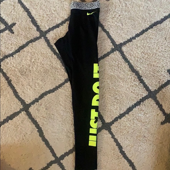 Nike Pro Dri-Fit Leggings - Picture 3 of 4